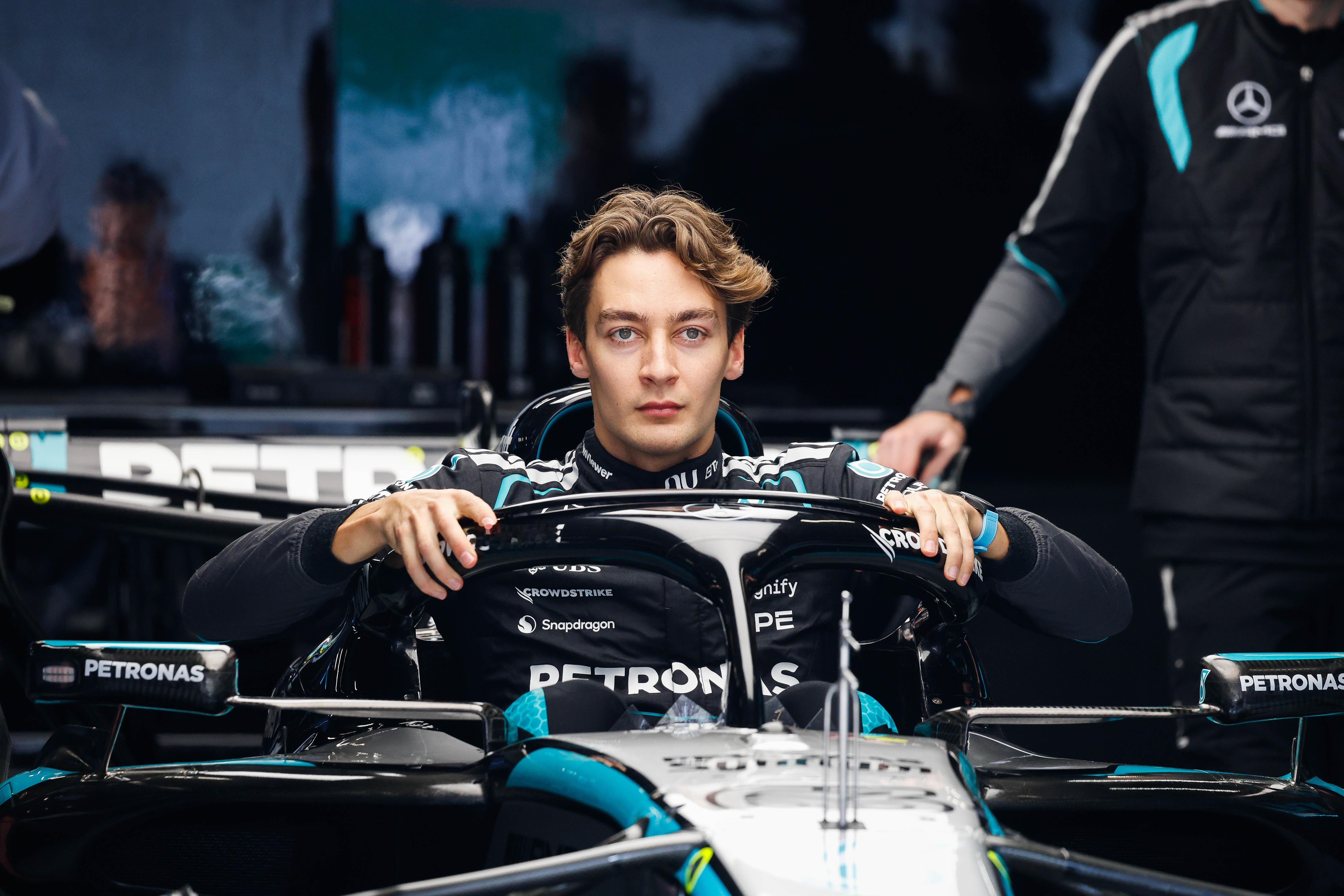 赛车女皇 George Russell 上海媒体日出征！！暮色压低天际，风掠过旌