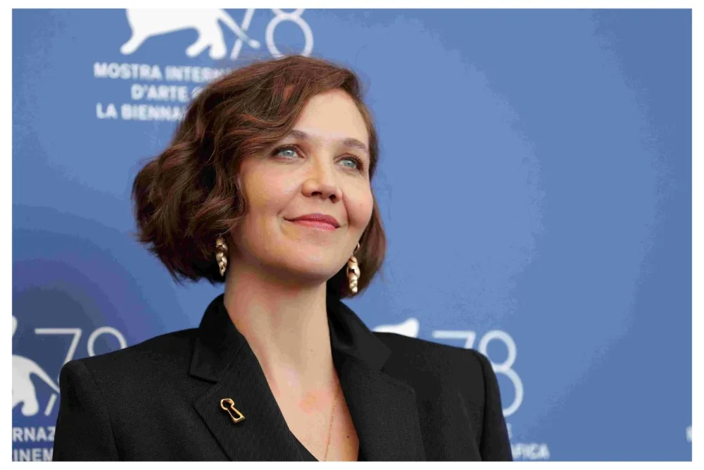 威尼斯电影节玛吉·吉伦哈尔将担任第84届威尼斯电影节主竞赛单元评审团主席。本届电