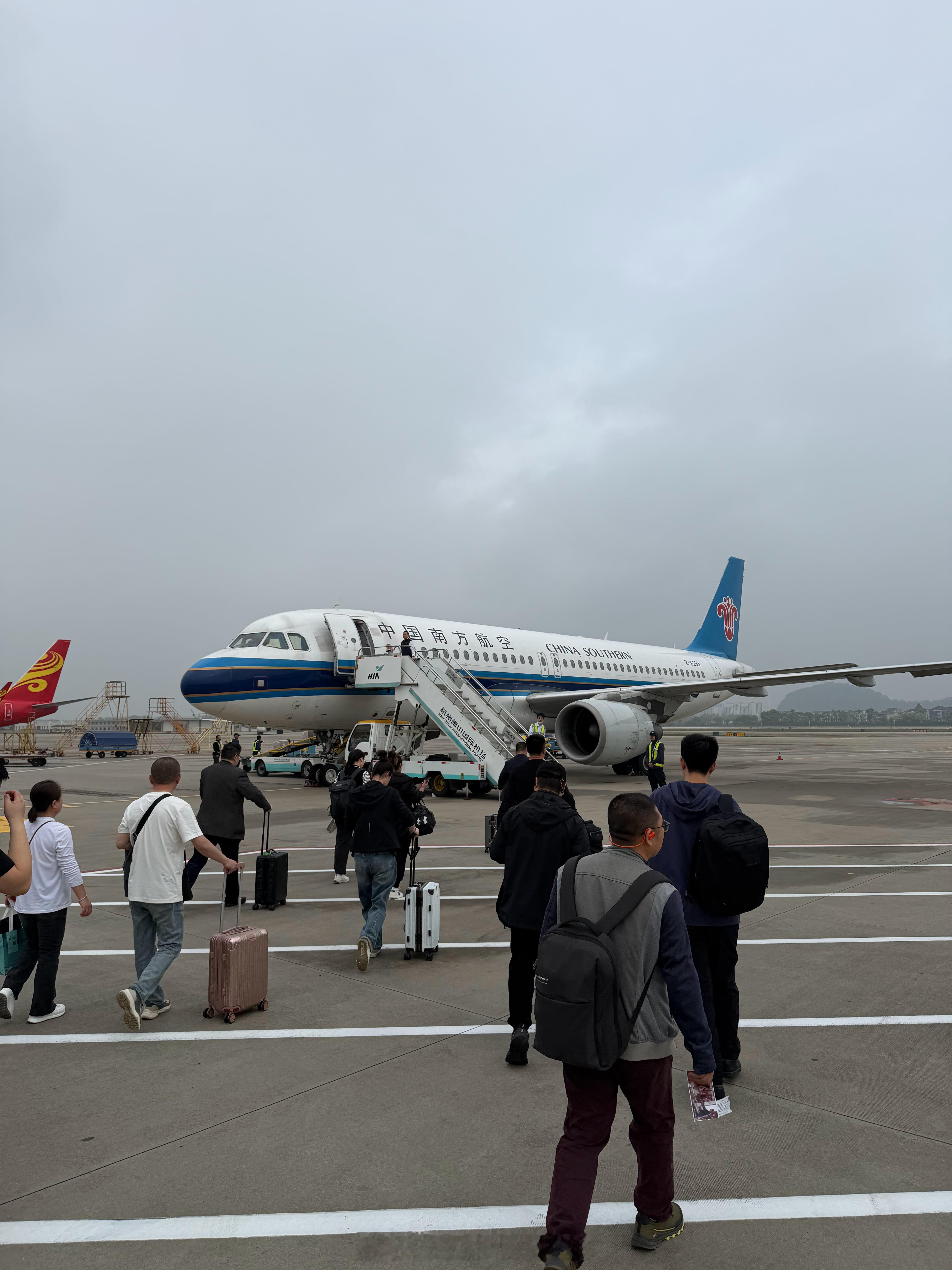 本来以为廊桥登机结果给拉远机位来了接着飞长春赓言赓语 杭州·杭州萧山国际机场