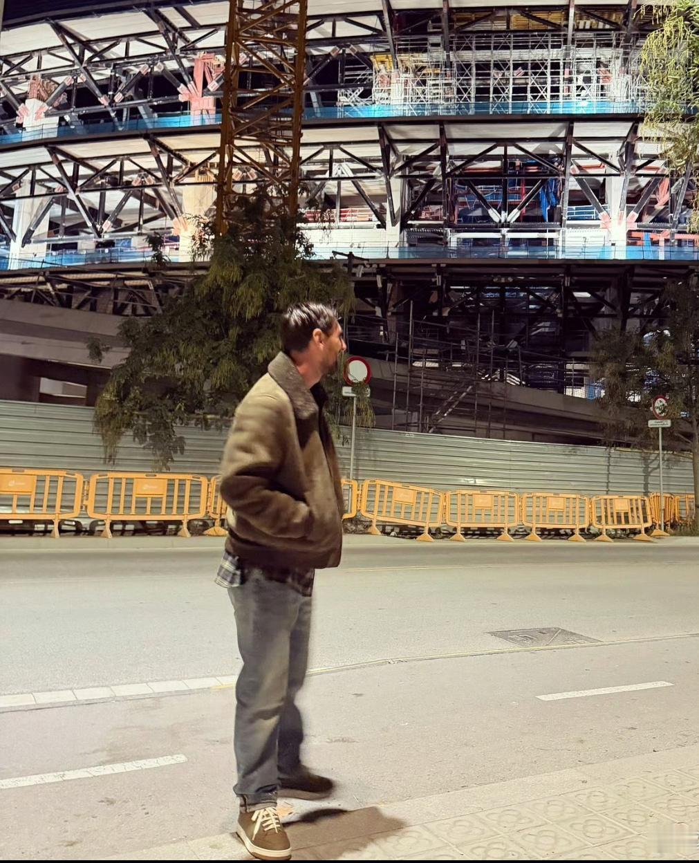 冬日生活打卡季【施工公司助攻+1】加泰电台RAC1：梅西回诺坎普没有联系巴萨任何