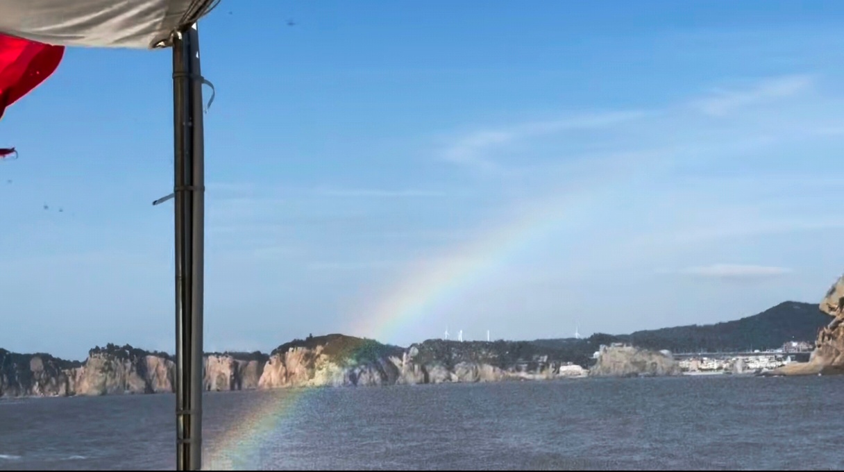 这是老公第二次给钻石分享彩虹🌈了分享欲是最高级的浪漫 他心里有我们！[期待][