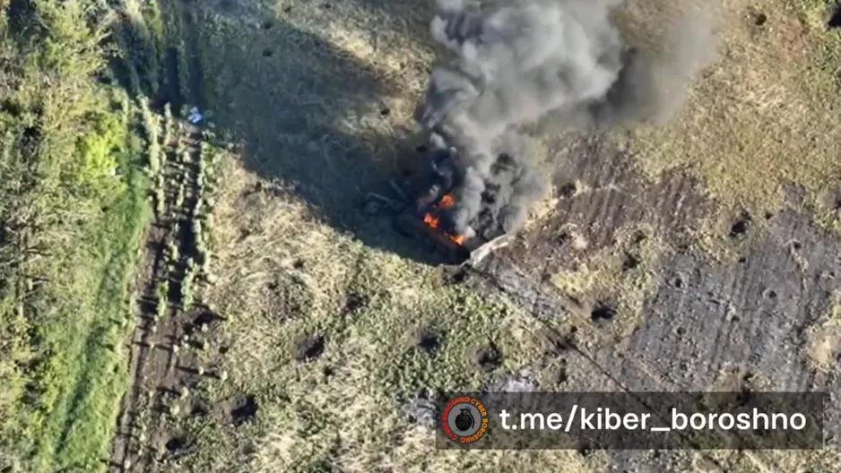 俄罗斯过时的 T-62坦克，无法与现代乌克兰战术相提并论。俄罗斯人正在用一些属于