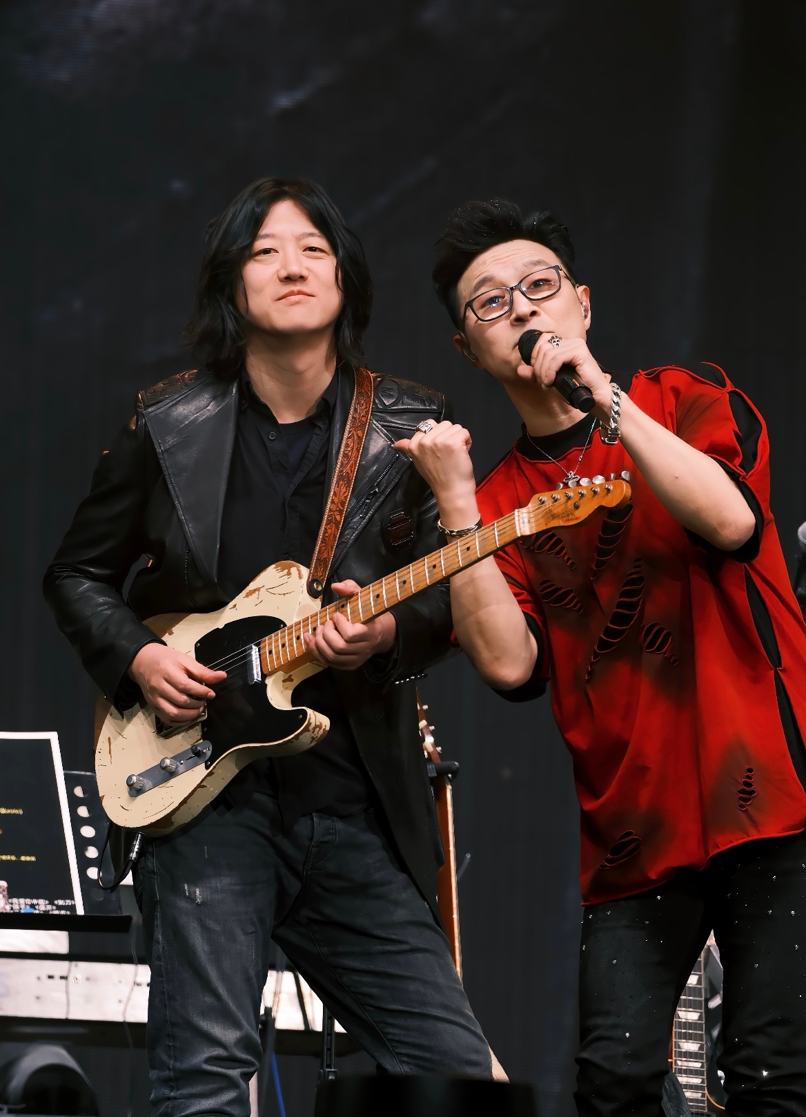 汪峰昨天刚官宣演唱会汪峰又把人设立住了 汪峰斩获音乐风云榜、东方风云榜、华语榜中