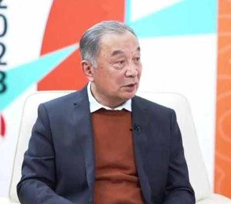 著名教授温铁军大胆发言：乡村小学，几乎都倒闭完了，名义上是县城教育质量好，实际上