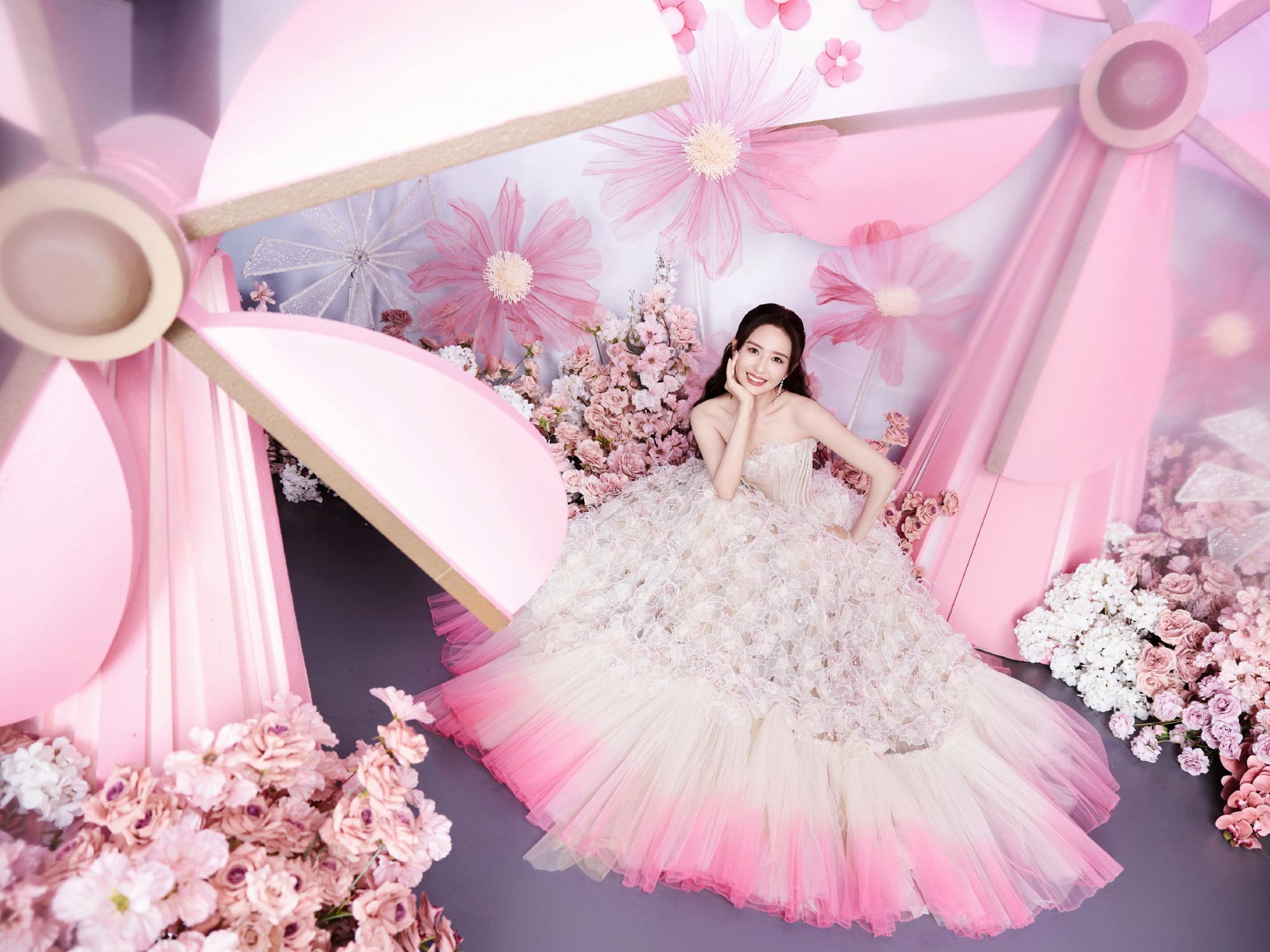 佟丽娅公主裙少女感生日大片 ​​​