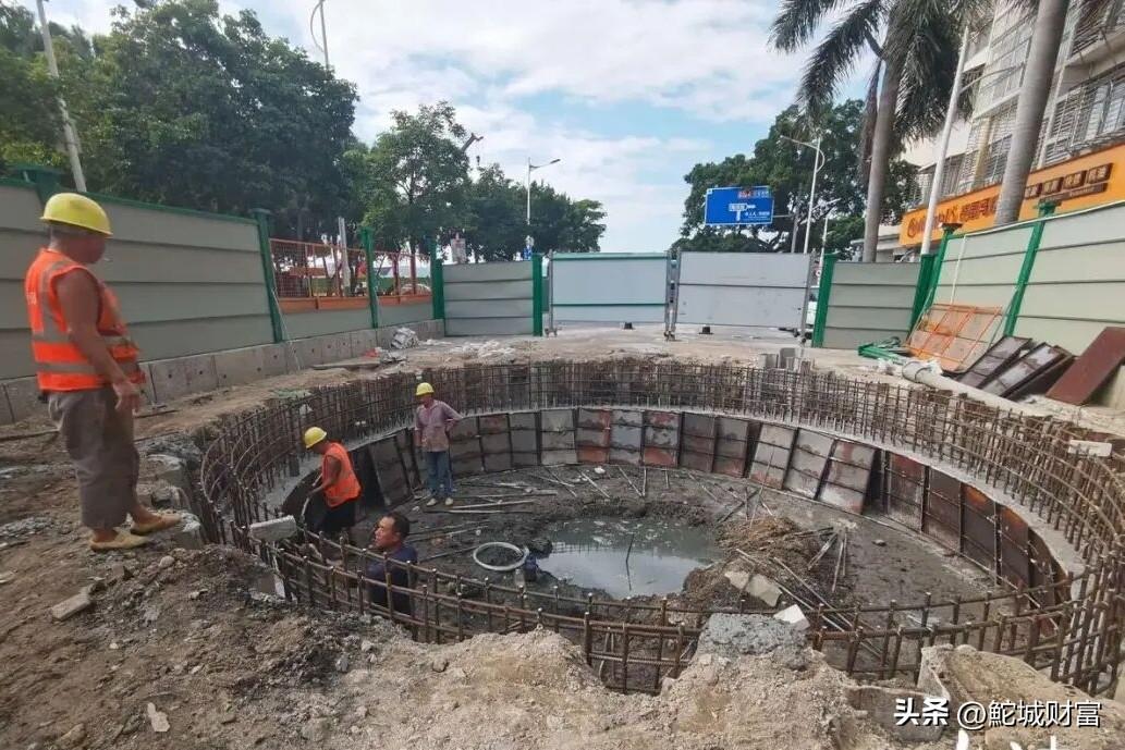 潮汕三市似乎有个一脉相承的喜好——把马路反复挖开填平，汕头如是，揭阳也如是，潮州