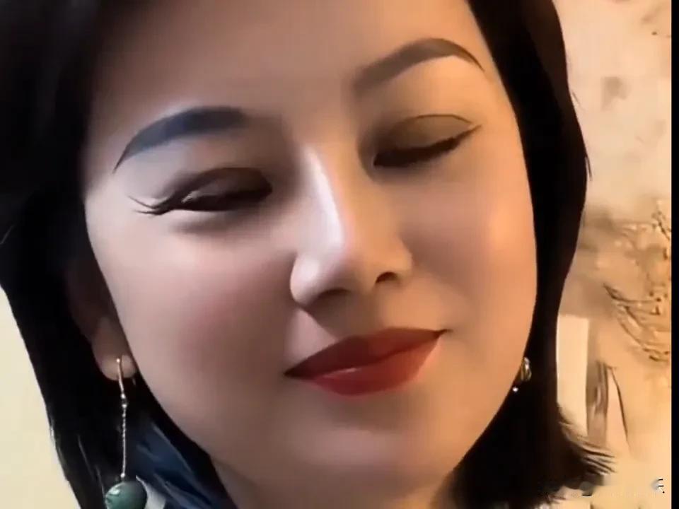 图中人物是李冰冰，以下是一些她可能对电影的著名影评示例（因并非其真实影评，仅为模