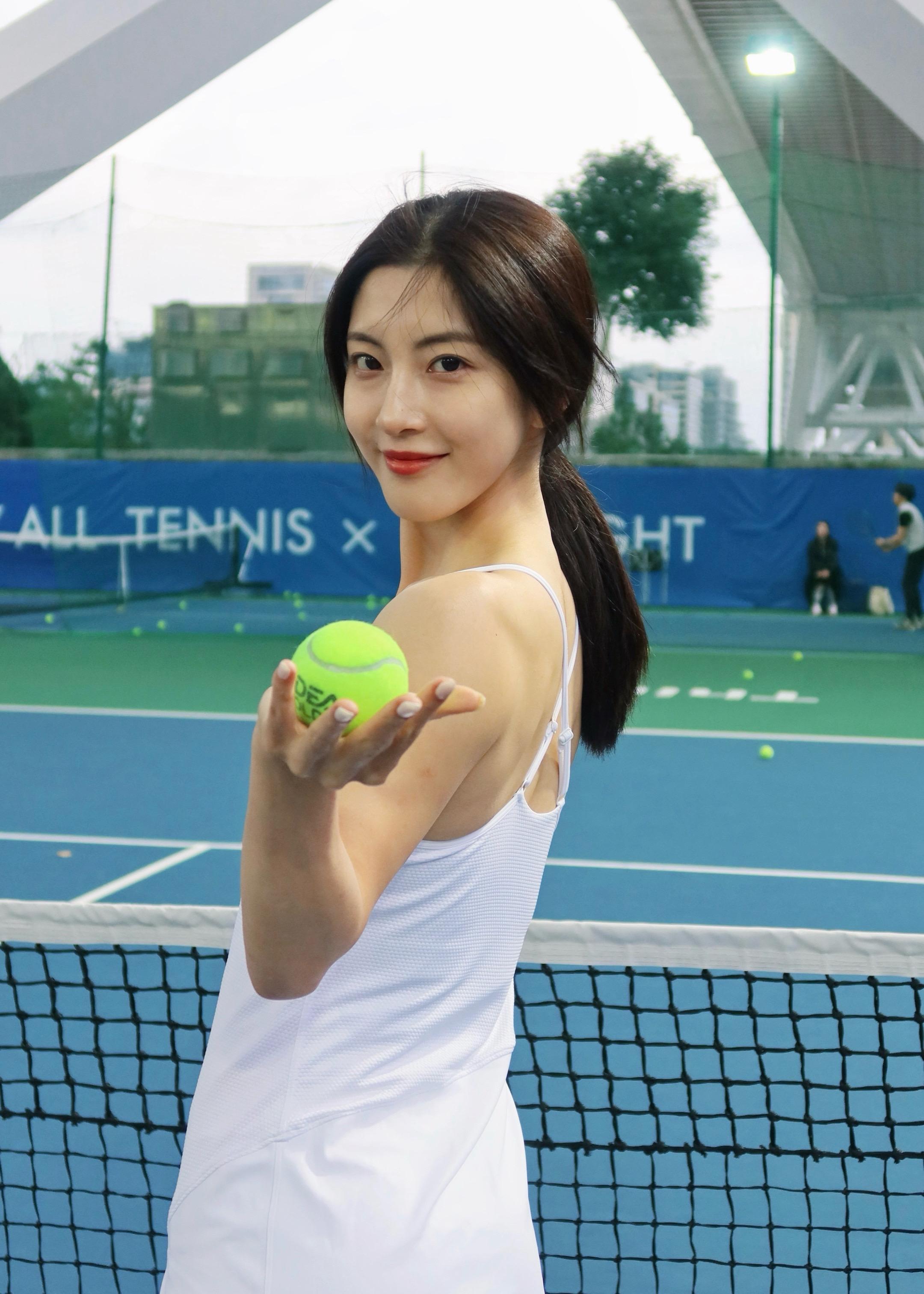 第一次下场🎾。没抓住夏天的尾巴 那就顶着秋风打吧！