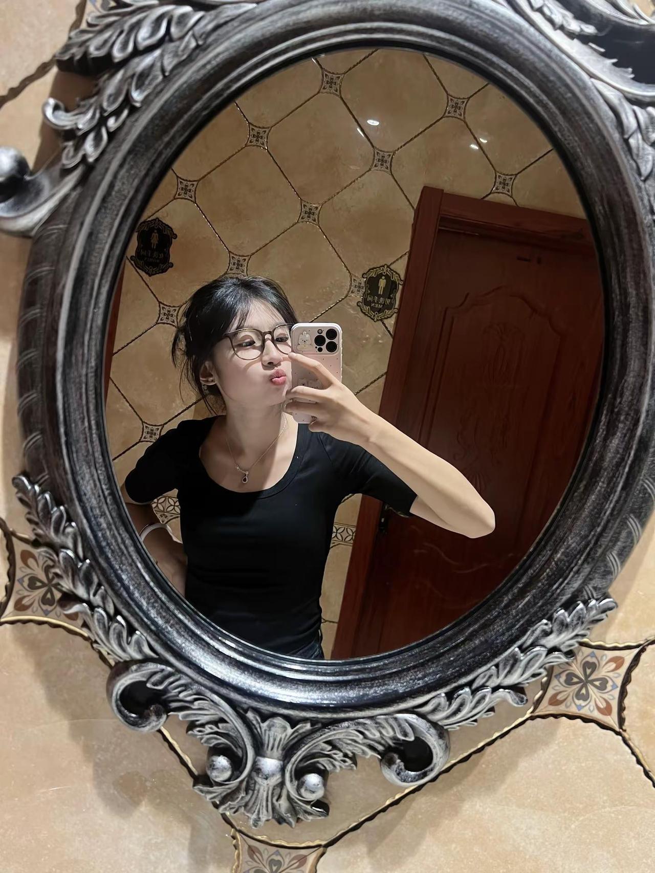 爱需要见面 见面需要身份 我们不会再见面了 这就是分别的意义.
