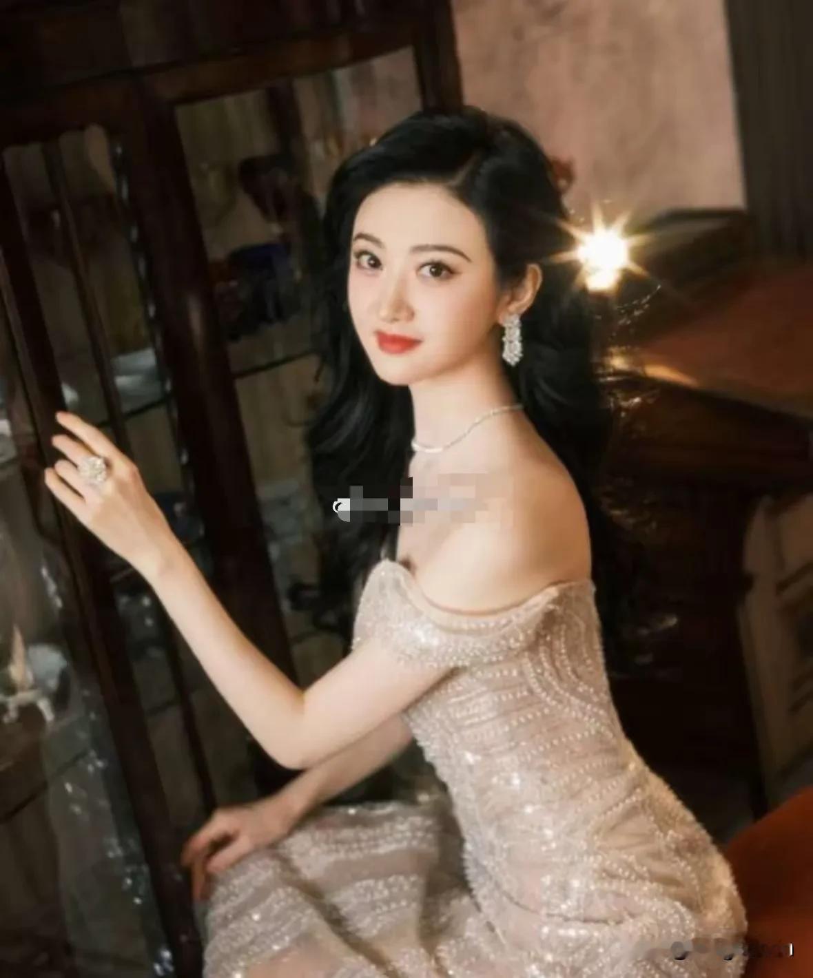 她是顶级女明星，跟她谈恋爱，就是得花钱啊！


孙就是那种具有孔乙己外衣的暴发户