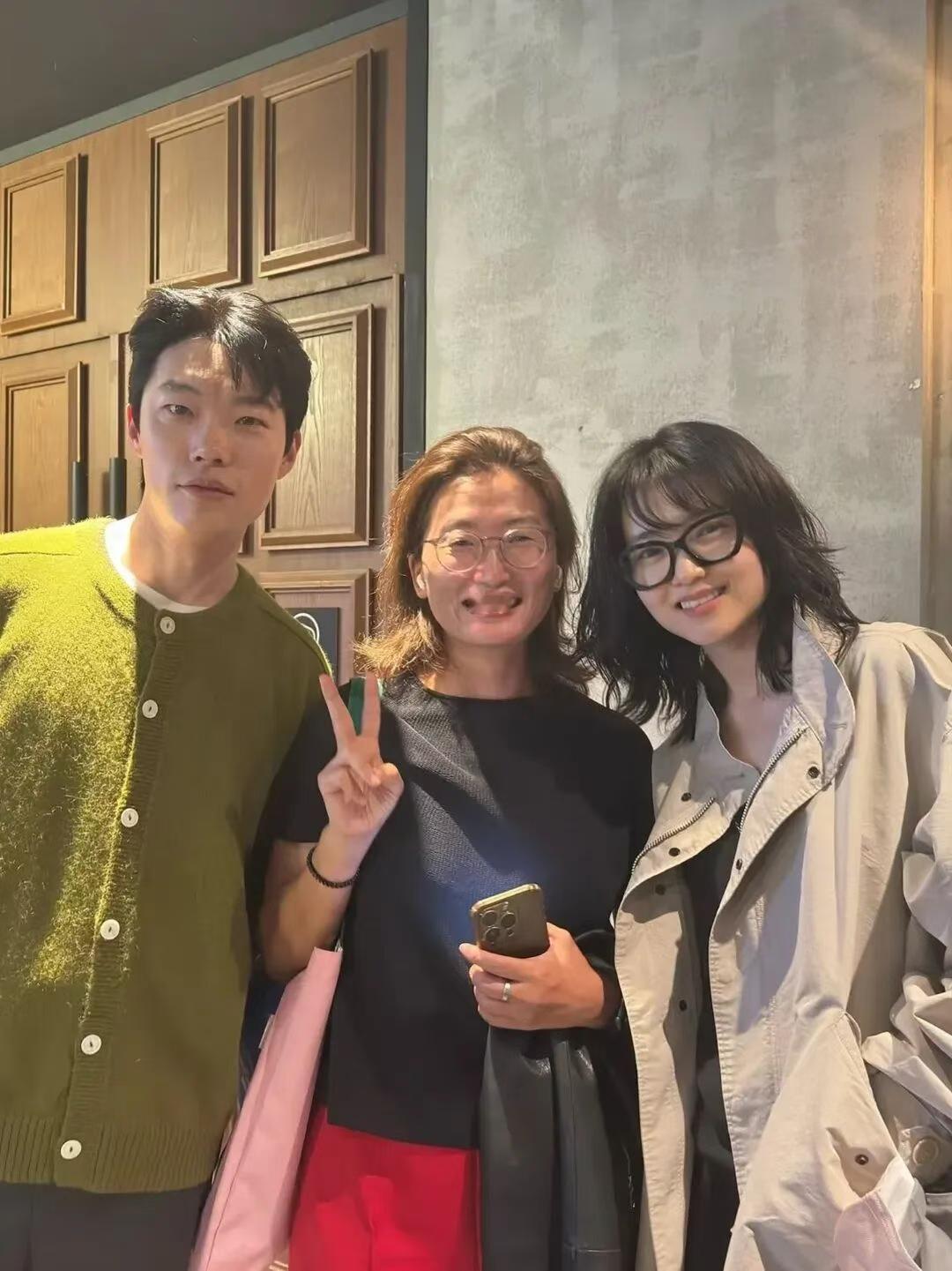 长这样！韩国当下年轻一代最顶流最炙手火热的男演员和女演员，还有女导演啦！韩国男人