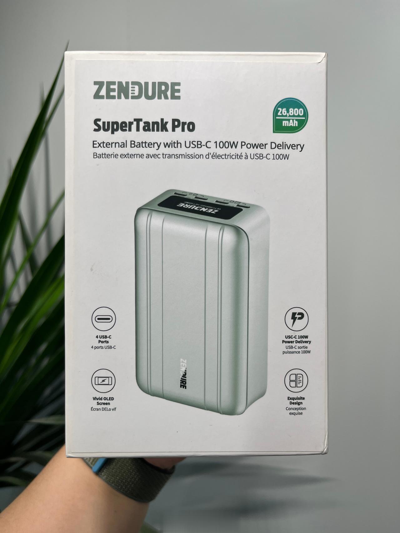 整理东西翻出个超大号充电宝，应该是前几年买的，线不在了，有需要的小伙伴可以评论，