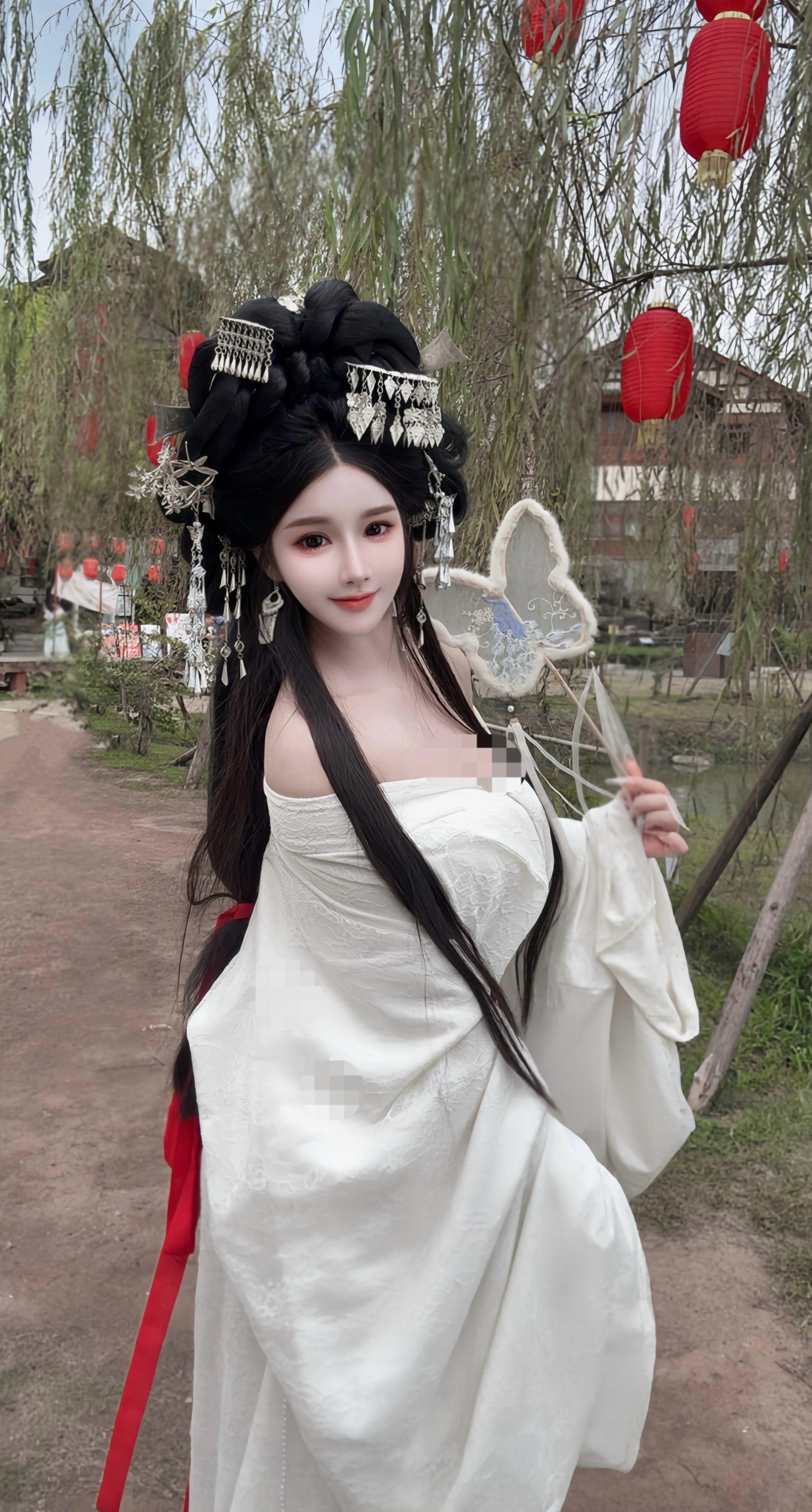 “风扬起时繁花落尽，谁执笔为你绘丹青”