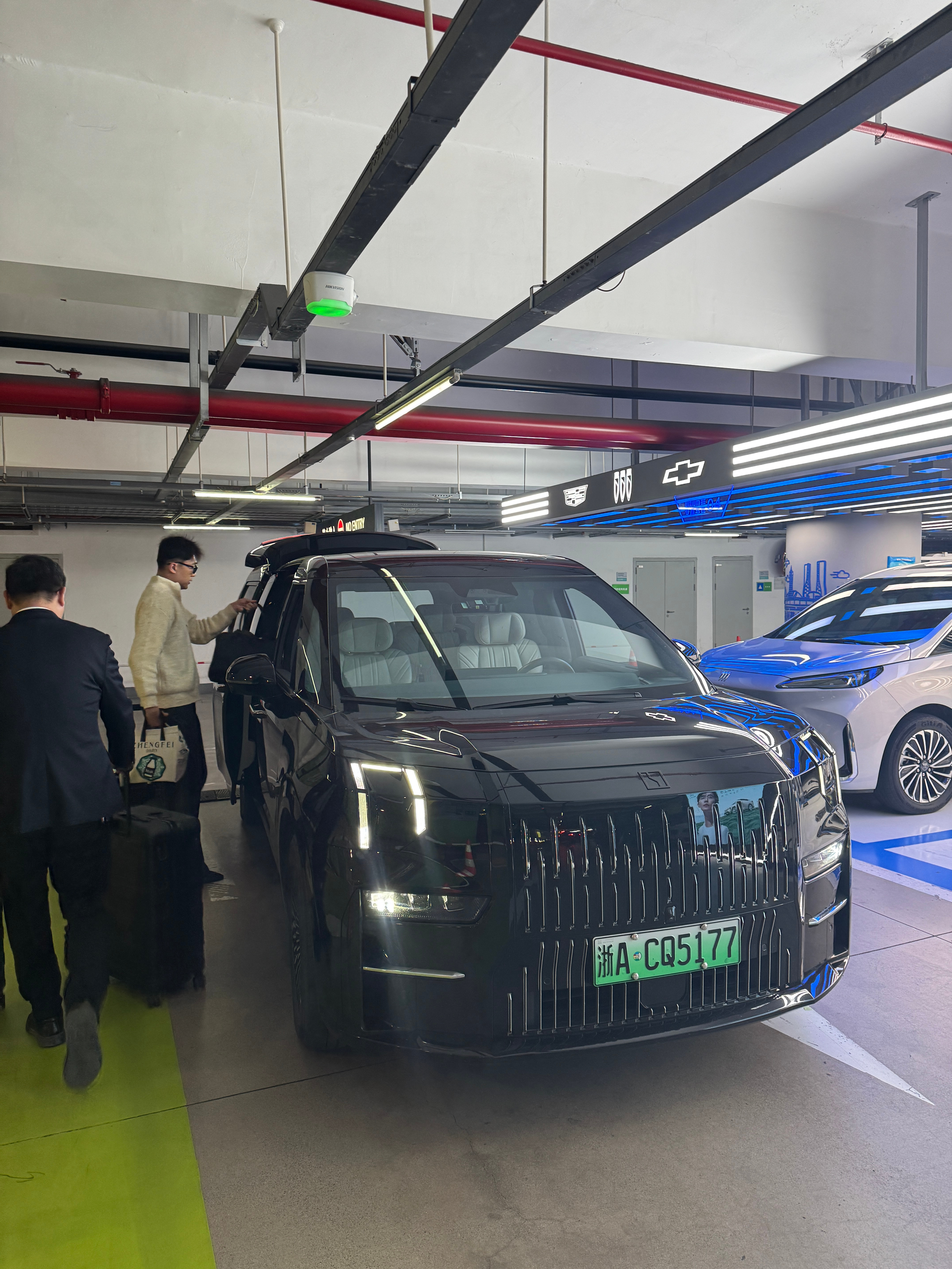 每次参加极氪的活动就是享受！不在山上当猴了，回归都市丽人～雨丝的日常新能源汽车 