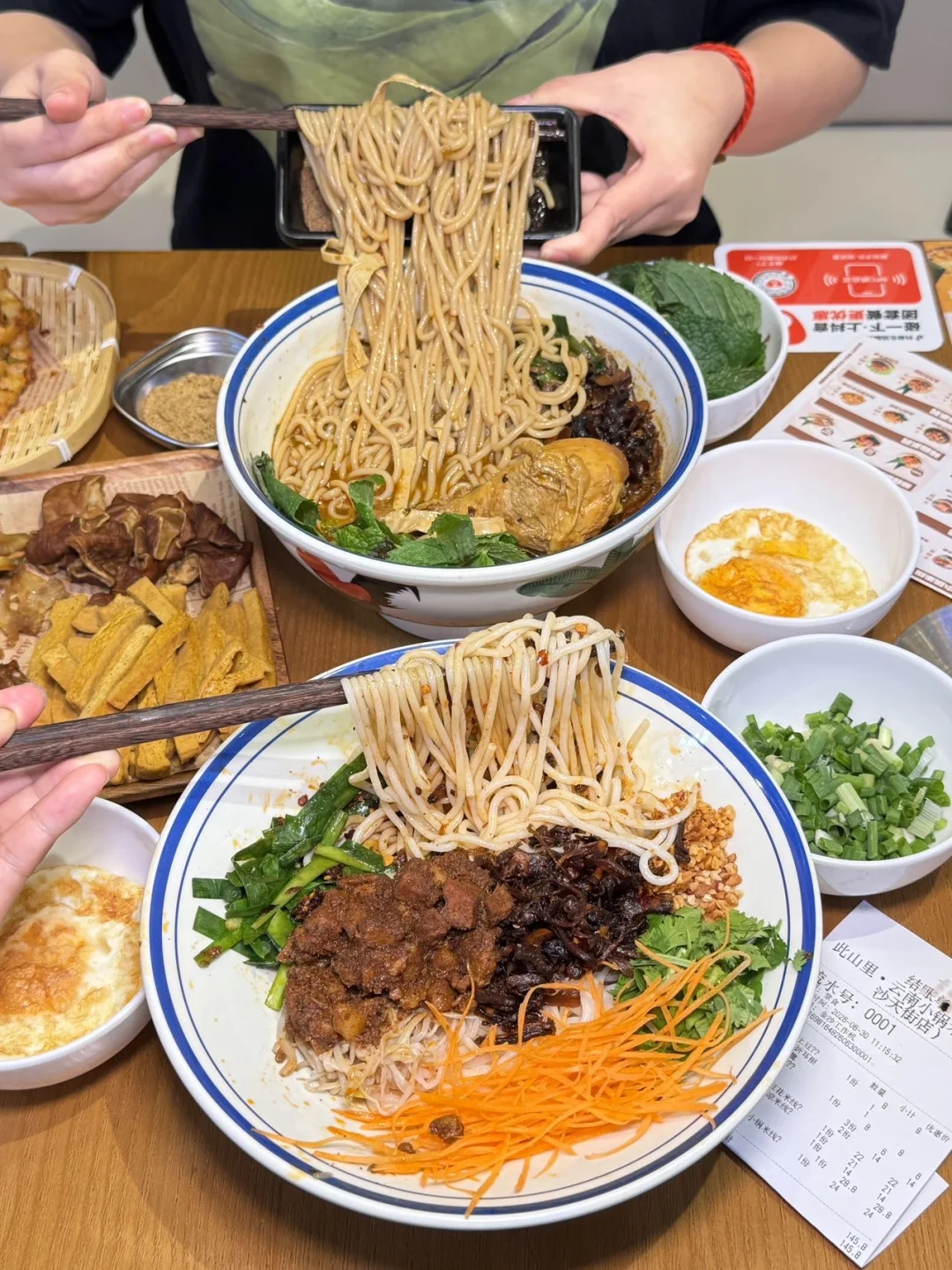 在重庆经常下班去吃的豆花米线。。。。。。