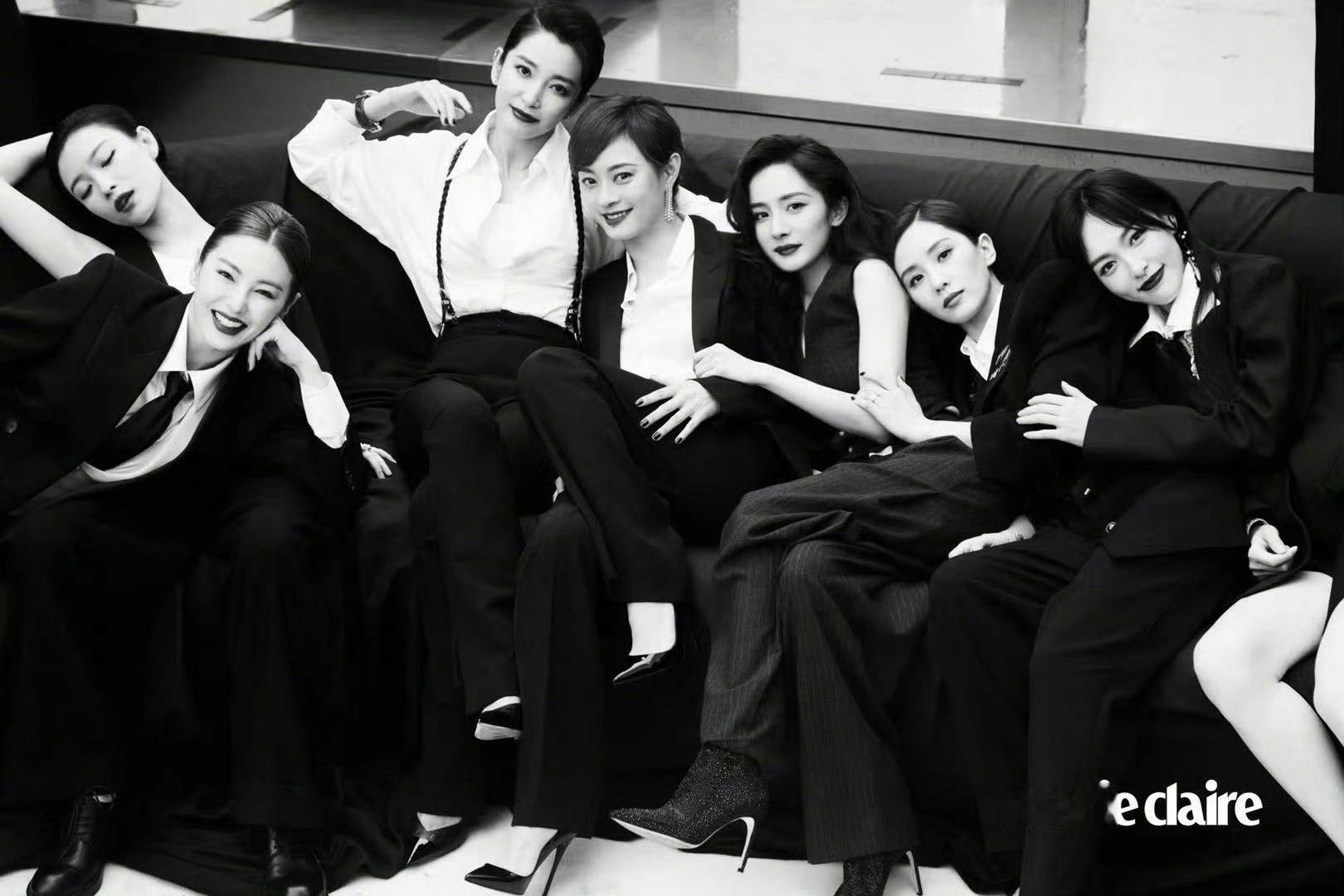 刘诗诗拿作品来比算是辱幂了，就时尚圈地位而言也是被杨幂秒了一年又一年[手指比心]