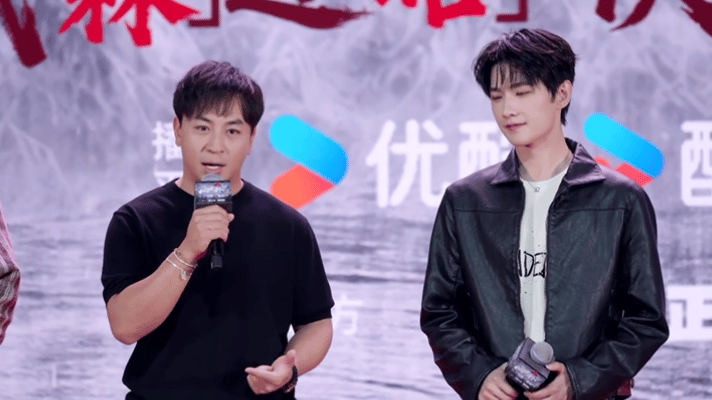 杨洋释小龙两个时代的展昭 杨洋释小龙我的童年和青春童年与青春双向奔赴！释小龙和杨