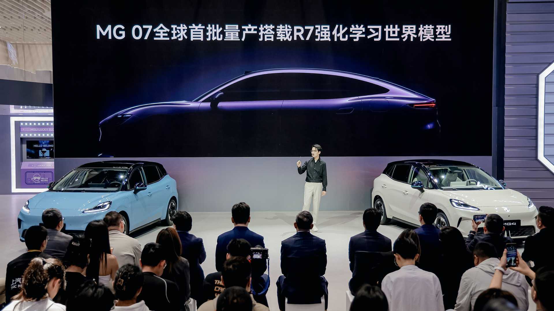 前几天车展去上汽展馆看了下本家的好孩子 MG4 没怎么发内容，今天补下~这牌子我