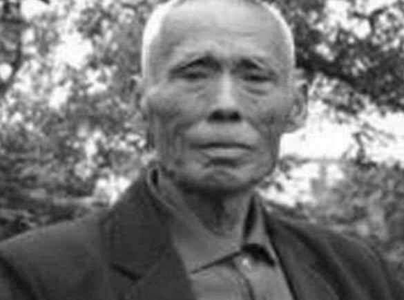 1949年，杀害过小萝卜头的国民党特务杨钦典，偷偷将19名革命志士放出监狱，这一