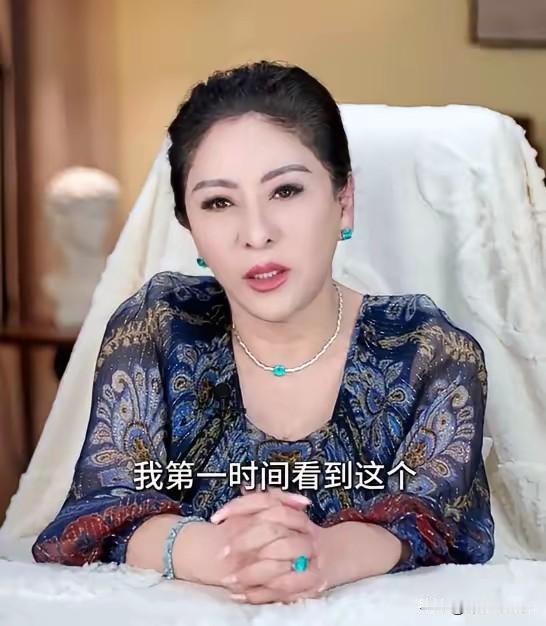 终于有明星站出来为朱女士发声了。
向太发视频怒斥丈夫并同情原配。
她还给所有女人