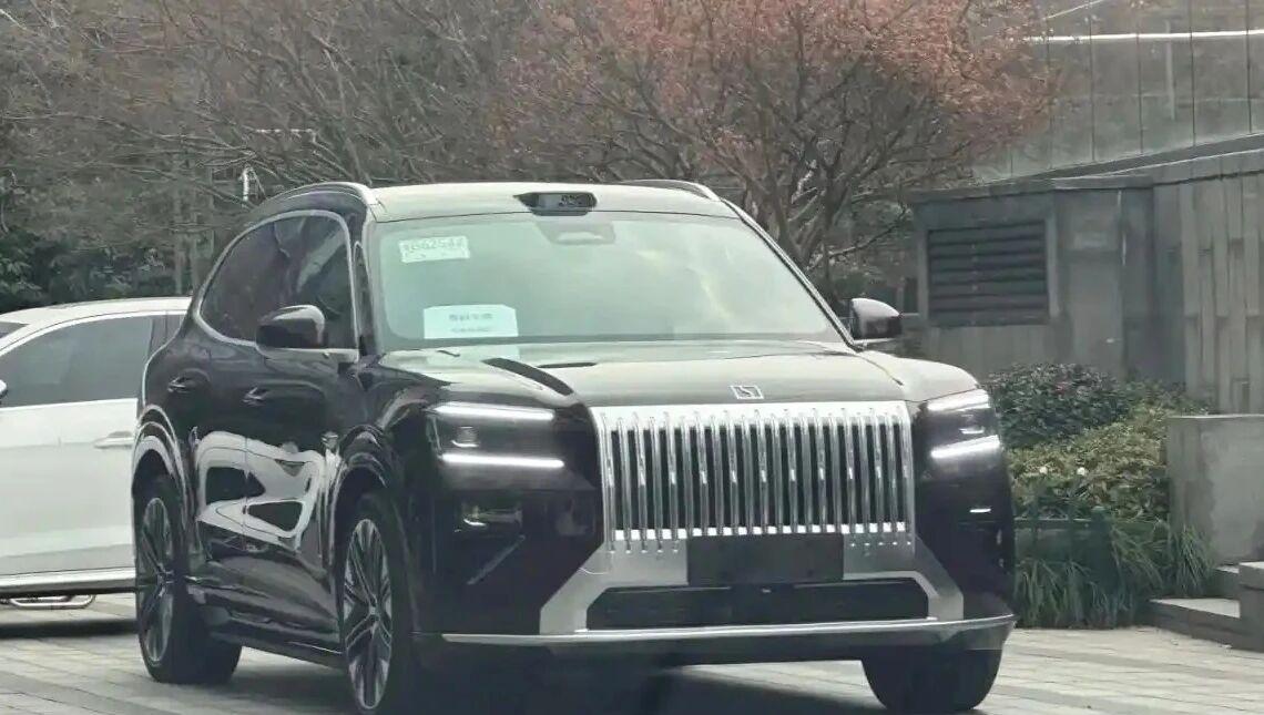 神似宝马 X5！极氪 8X 实车曝光，40 万级混动旗舰太会搭近日，极氪 8X 