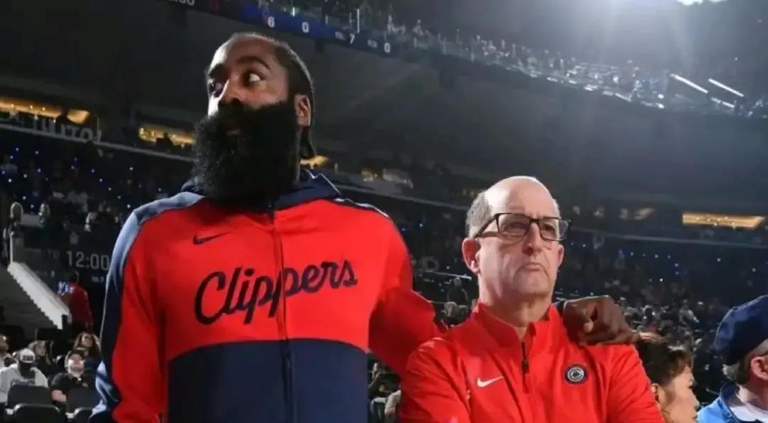 8换1换不来马尔卡宁，快船首轮全押也白搭
 
爵士老板安吉胃口大得吓人，张嘴就要