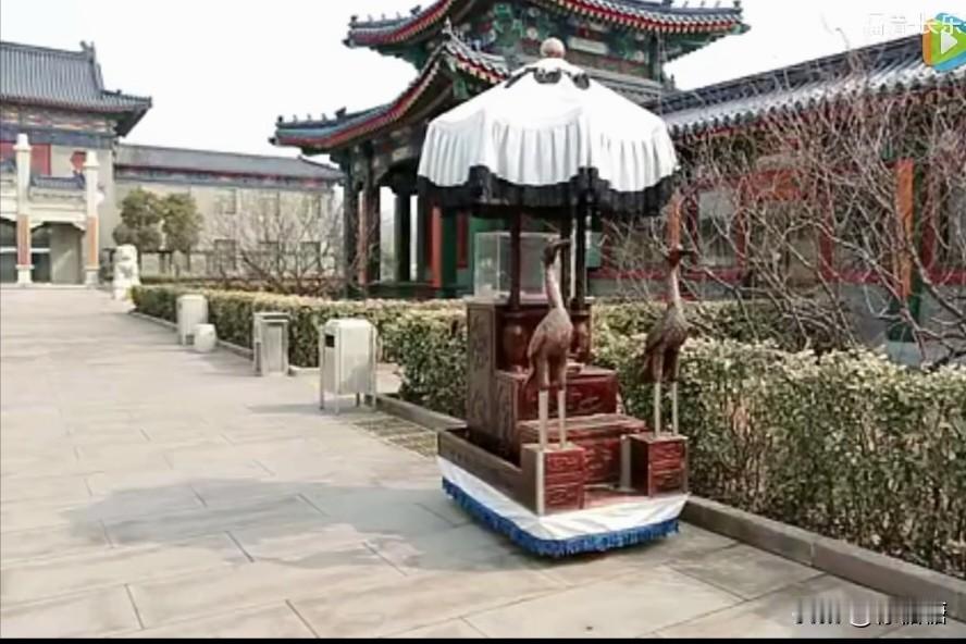 这是什么？
今天刷到迟重瑞的妻子送别的视频里看到这个车，以为和她作为企业家的事迹