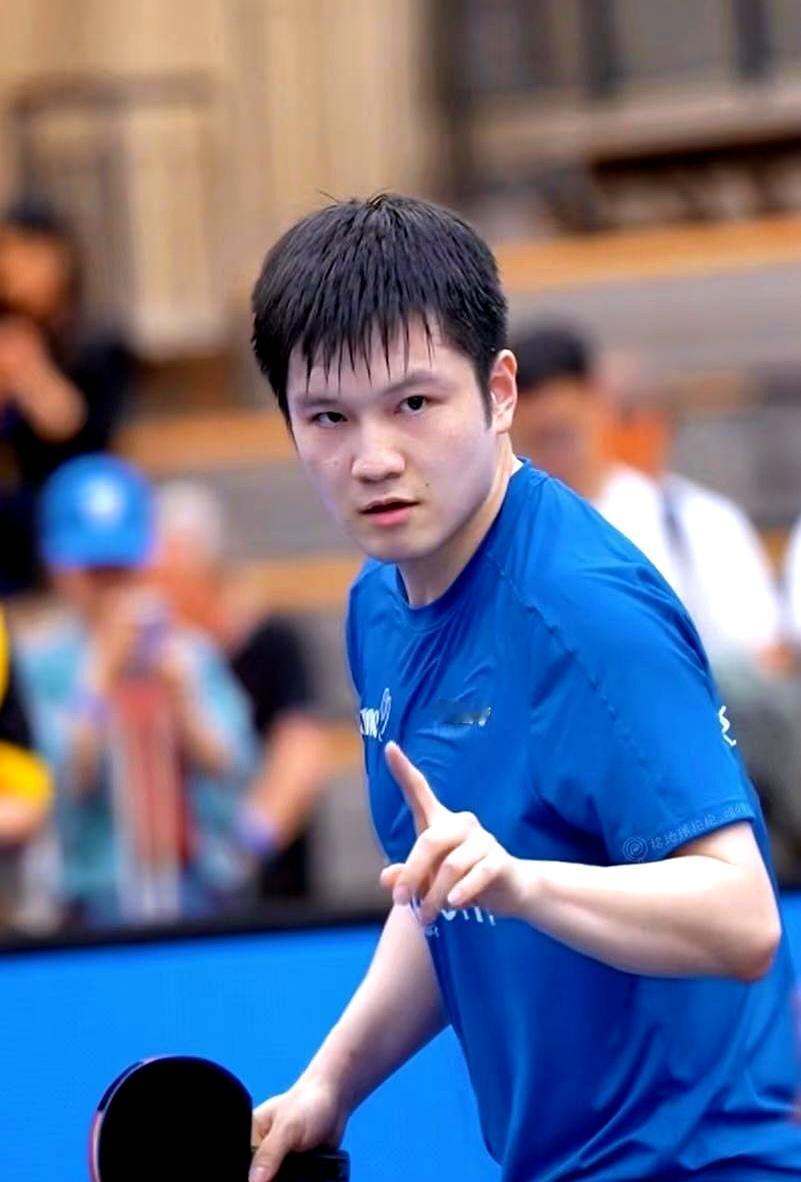 球迷盼这么久真没白等！樊振东现在技术心态都到新境界了，反手拧拉和台内小球练得更狠