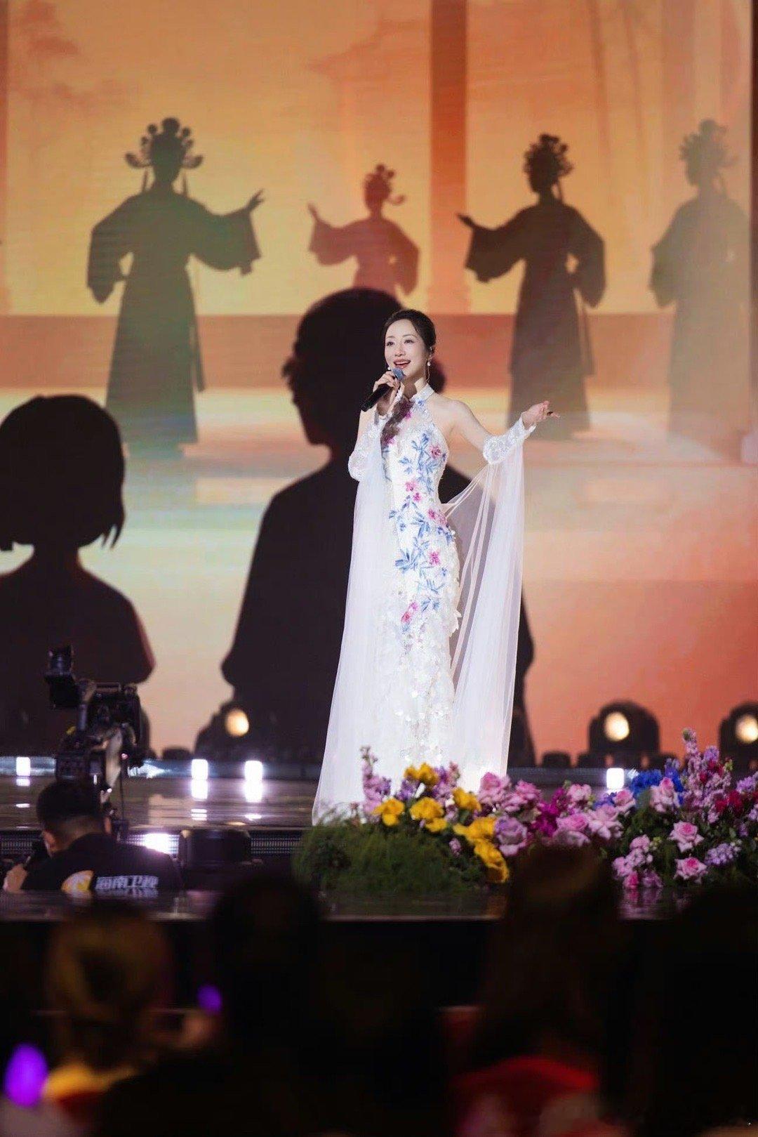 韩雪跨界首次挑战琼剧 韩雪怕是被传统文化之神眷顾了吧！首次挑战琼剧就交出满分答卷