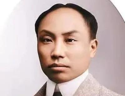 一个女子发疯般地寻找自己失踪多日的丈夫，当她在报纸上看到丈夫的照片时，才知道自己