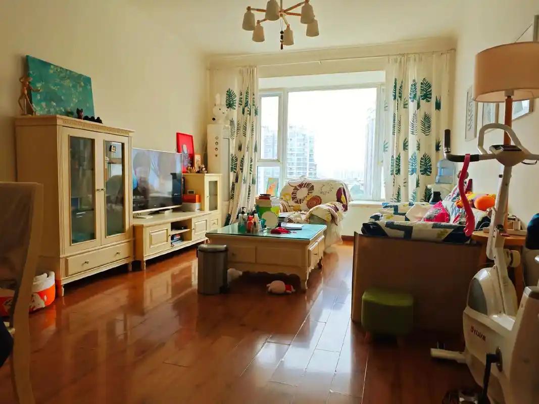 广州的房子，那可是一部充满故事的“连续剧”。2000年时，房价均价才5001元/