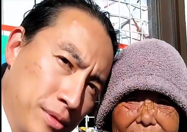 火烧靖国神社的刘强，回国后被单位开除，妻子离婚，后来怎样了？
 
咱先把话说透，