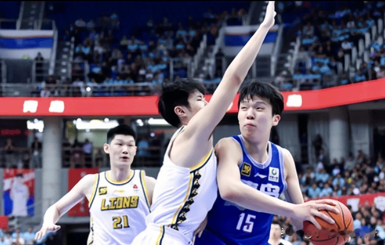 中国男篮球员杨瀚森入选NBA联合试训，NBA官方宣布了2025年NBA选秀联合试
