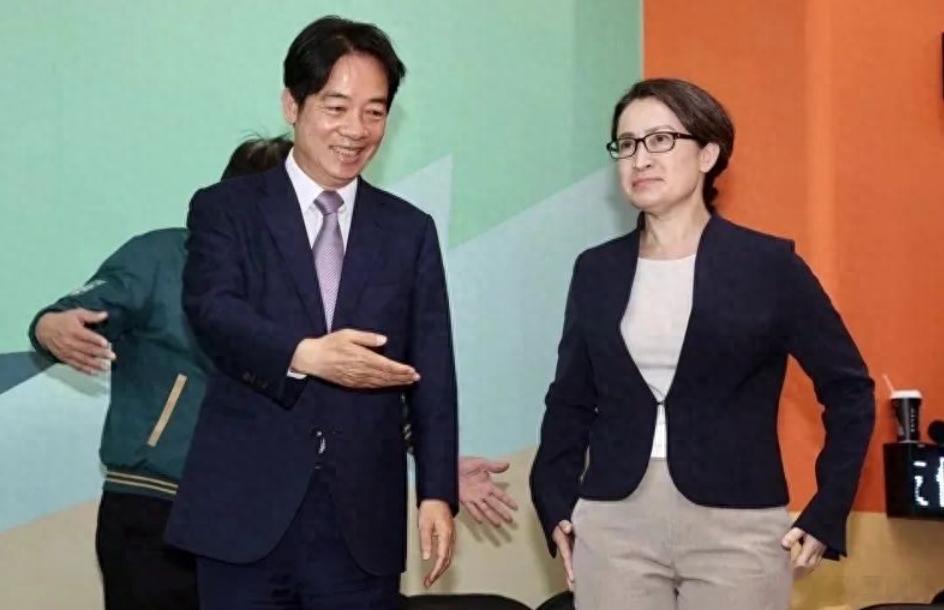 目前台湾的选情尘埃落定，形成了一个“三脚督”局面，民进党赖萧配，赖清德与萧美琴，
