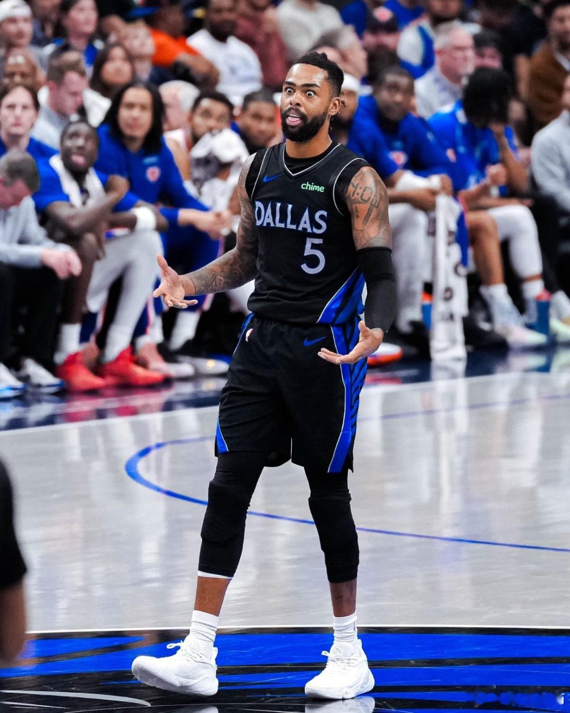 据消息人士透露，达拉斯将会交易戴维斯、汤普森￼、加福德、拉塞尔。