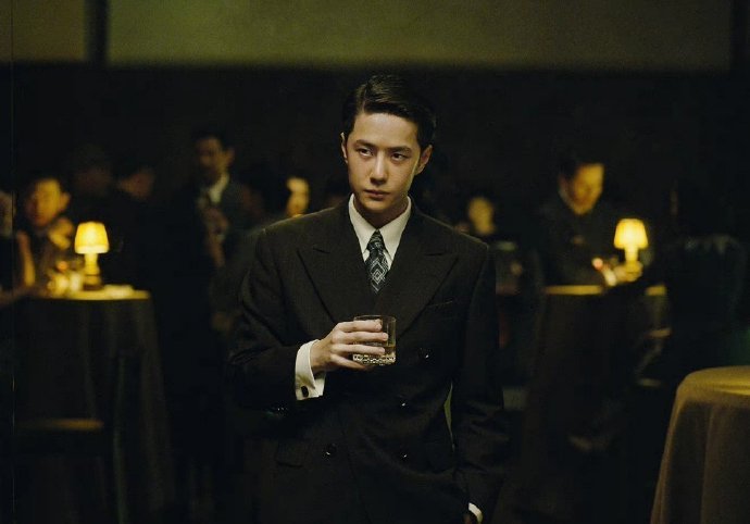 “我没有被团结的价值，只能一条道走到黑，也许还能杀出一条血路。”——《无名》 