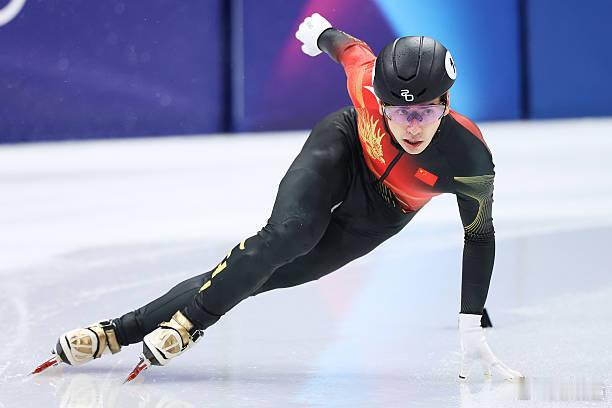 冬奥短道速滑男子500米冬奥会刘少昂起步迅速，最终以40.461获得小组第二，顺