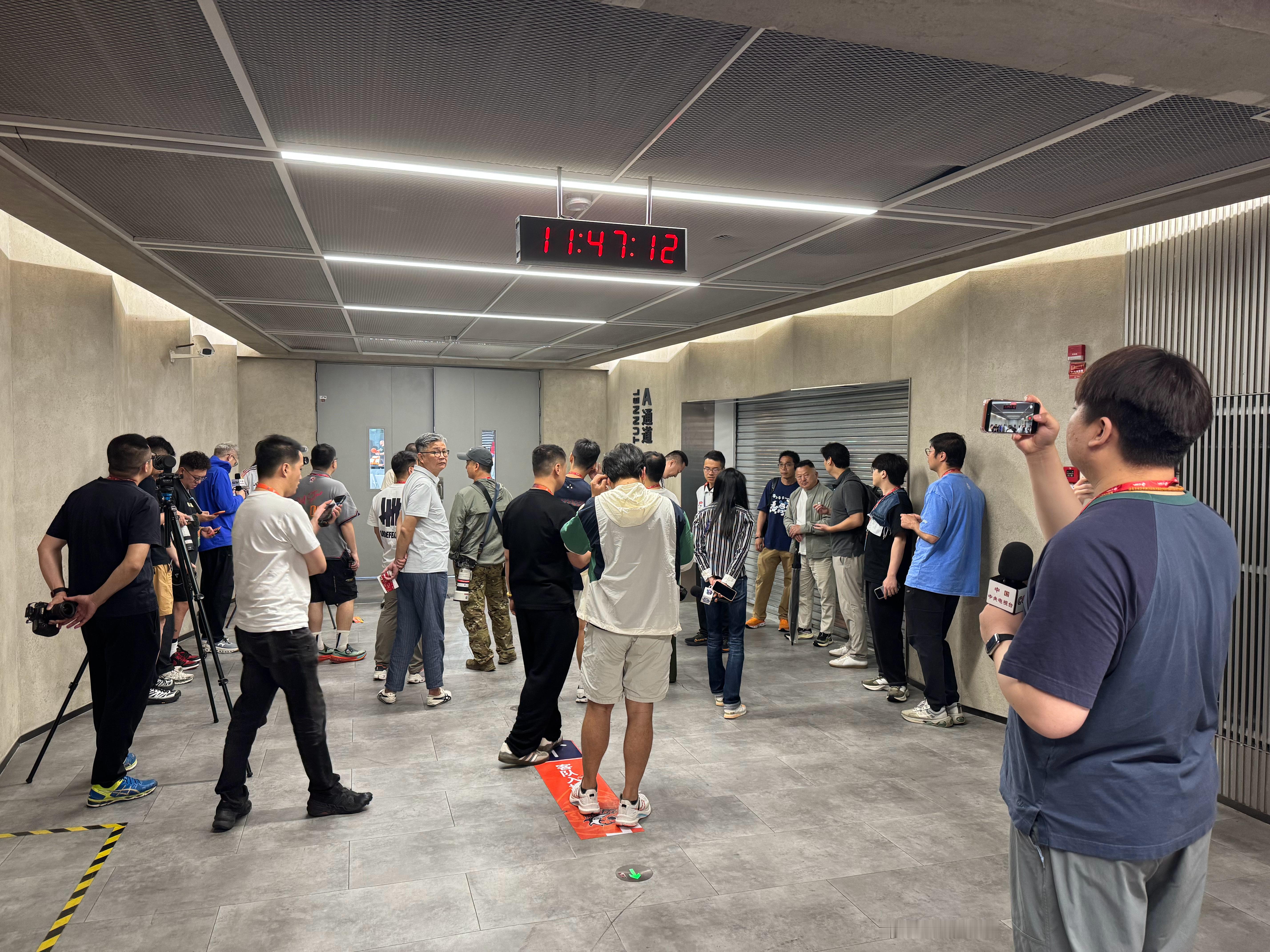常规赛一般就两三个人上海久事大鲨鱼上海男篮vs广厦男篮