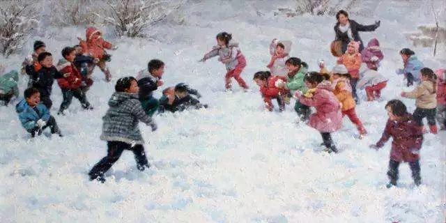 冬天的北方，一场白色的盛宴悄然登场。
雪花纷飞如天女散花，小朋友们的笑声也像雪花