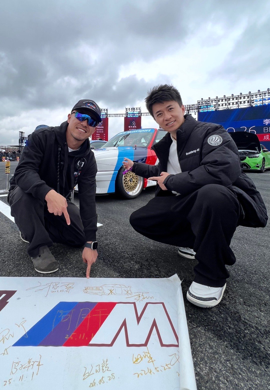 终于见到峰哥的E30 M3了，太帅了bro现场画了一下这张图不收钱啊，把车送我就