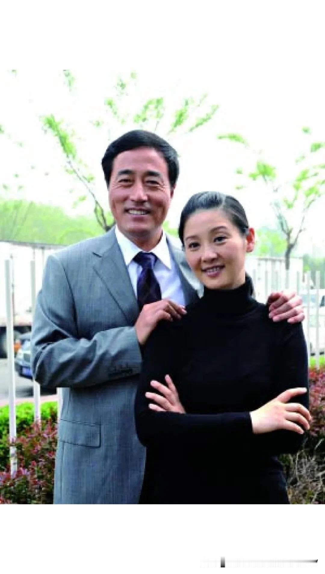 杨立新养徐帆3年，只为给杨玏铺路？1967年徐帆出生于湖北武汉的一个演艺世家，父