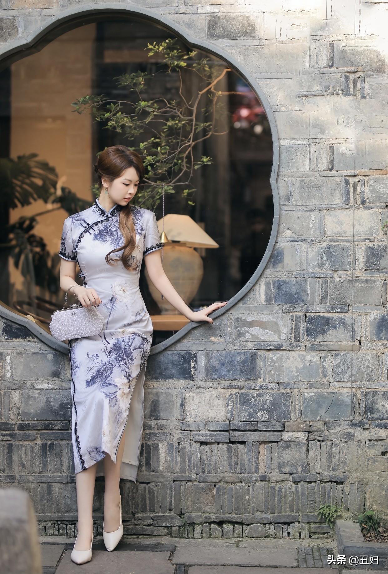 女人的容貌和才华到底哪样更吸引人才华是内在的涵养，能在交流中展现魅力。