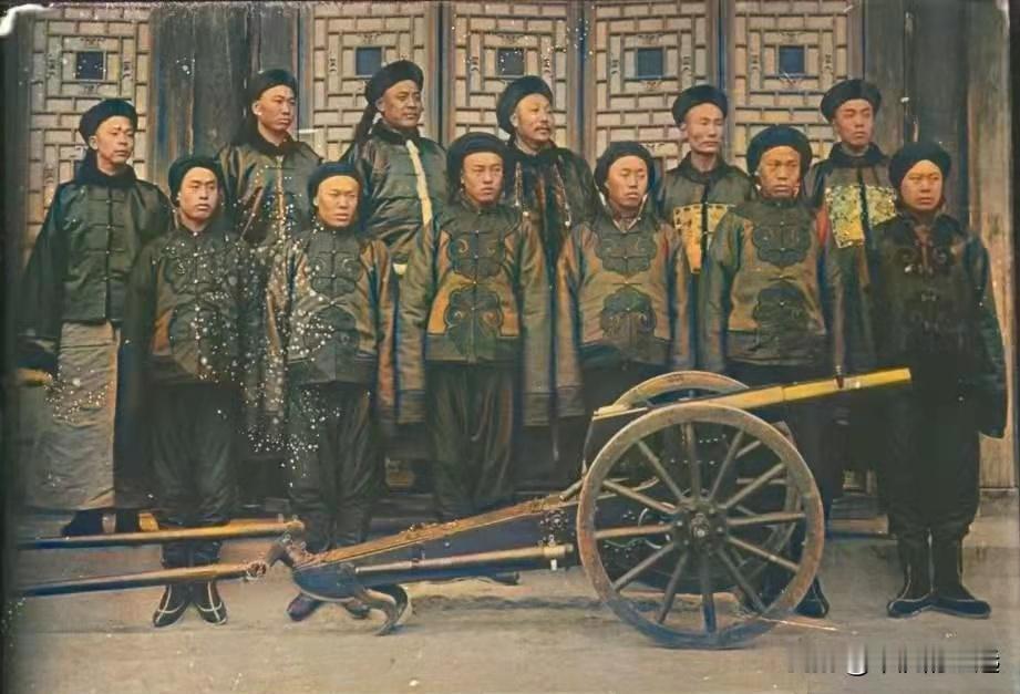 甲午战争爆发之前，随着前线局势日益紧张，李鸿章命卫汝贵、马玉昆、左宝贵、丰升阿率