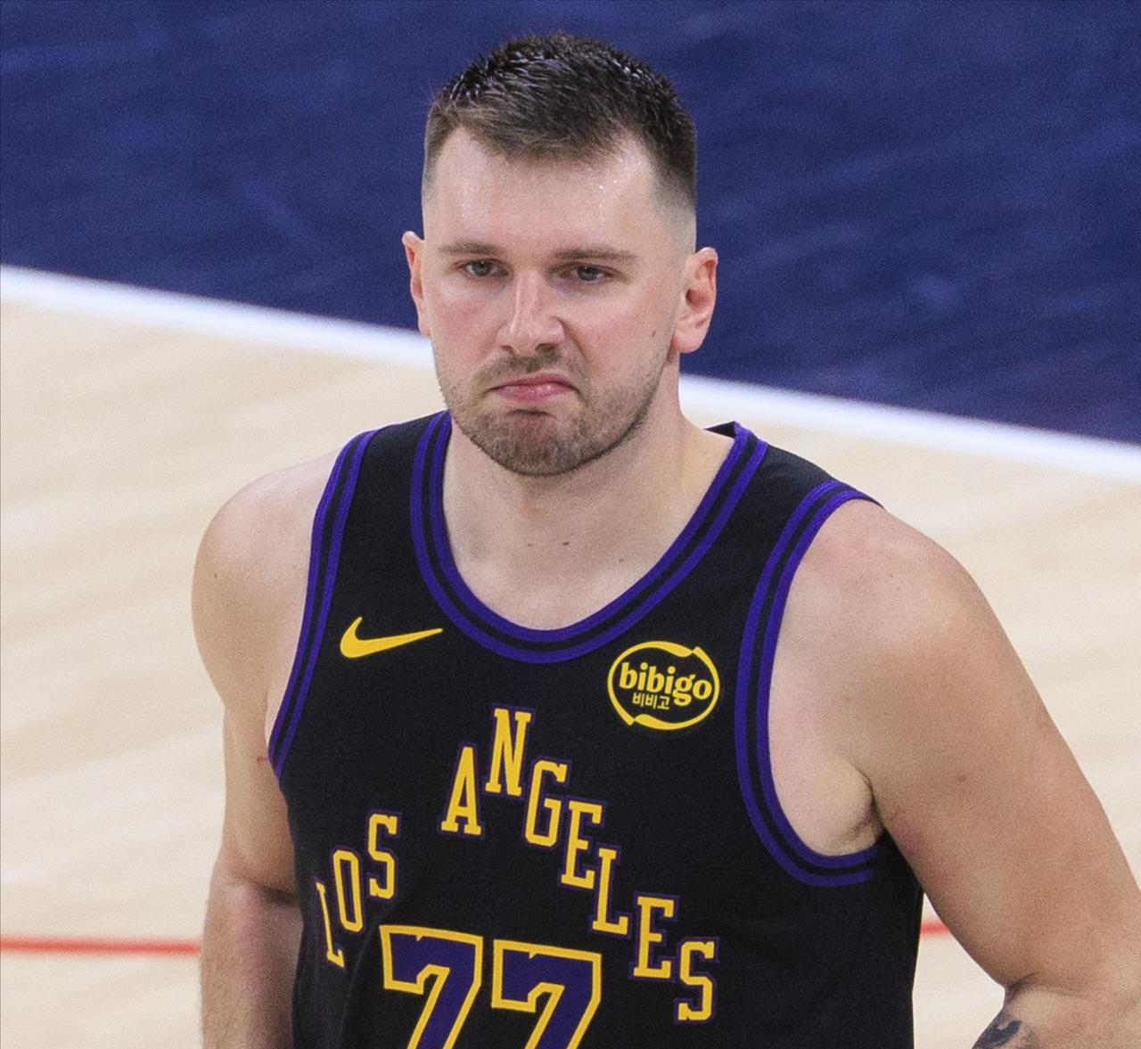 本赛季单场40+次数：

1、东契奇——8次
2、爱德华兹——7次
3、米切尔/