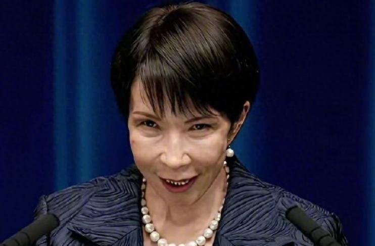 4月12日，日本自民党在东京召开的一场重磅会议，彻底撕下了和平宪法的最后一块遮羞