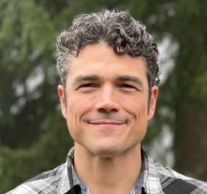 因反对特朗普发动伊朗战争而辞职的前美国国家反恐中心主任乔·肯特3月23日发文说：