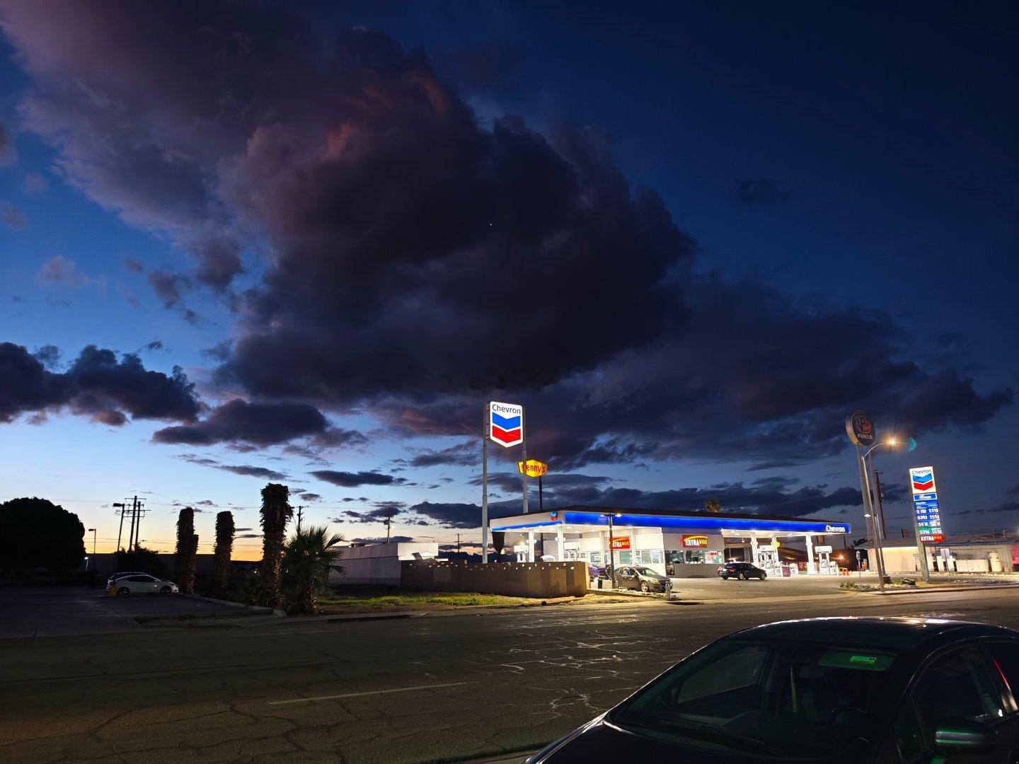 汽油，公路，摇滚乐 