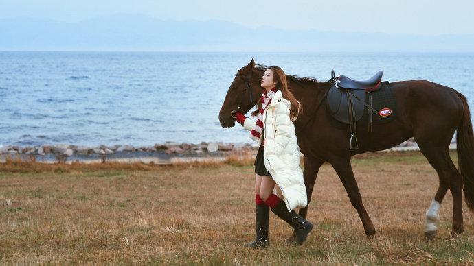 李兰迪十一月行程图 李兰迪十一月形成如来啦~是海边骑马少女啊！十一月活动不多，一