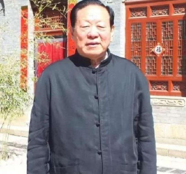 “我死后还要回到山西！”1999年6月，山西省委书记胡富国被中央调往北京，在他离