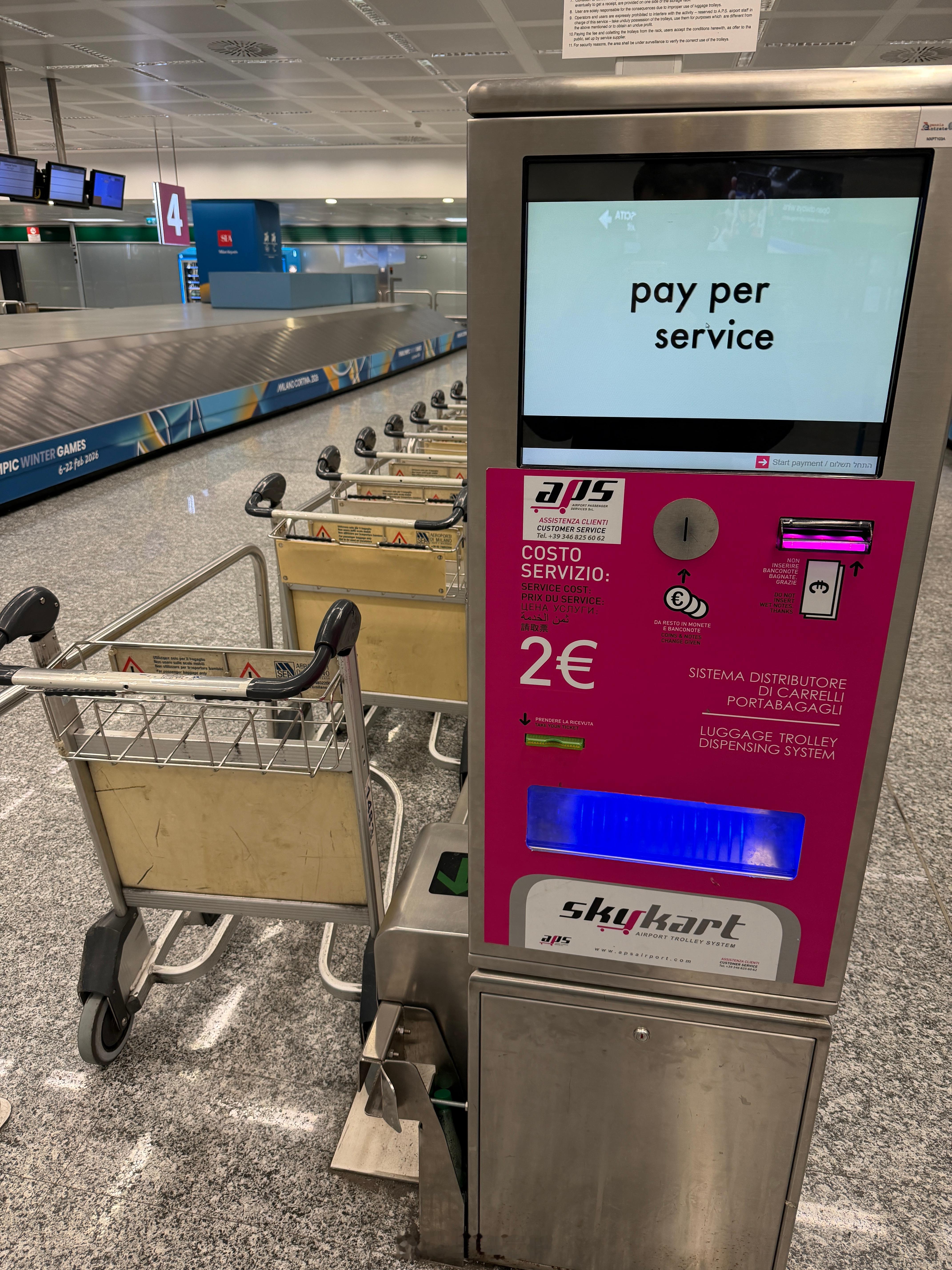 苏黎世机场直接没有行李车，米兰机场的行李车要买票在国内真是惯出来的 